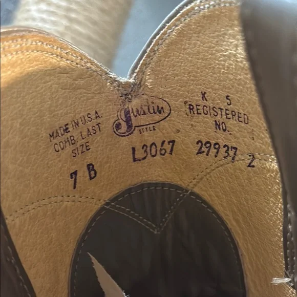 Justin Classic Taupe/Grey Leather Cowboy Boots. Size 7B. EUC! - Picture 9 of 13